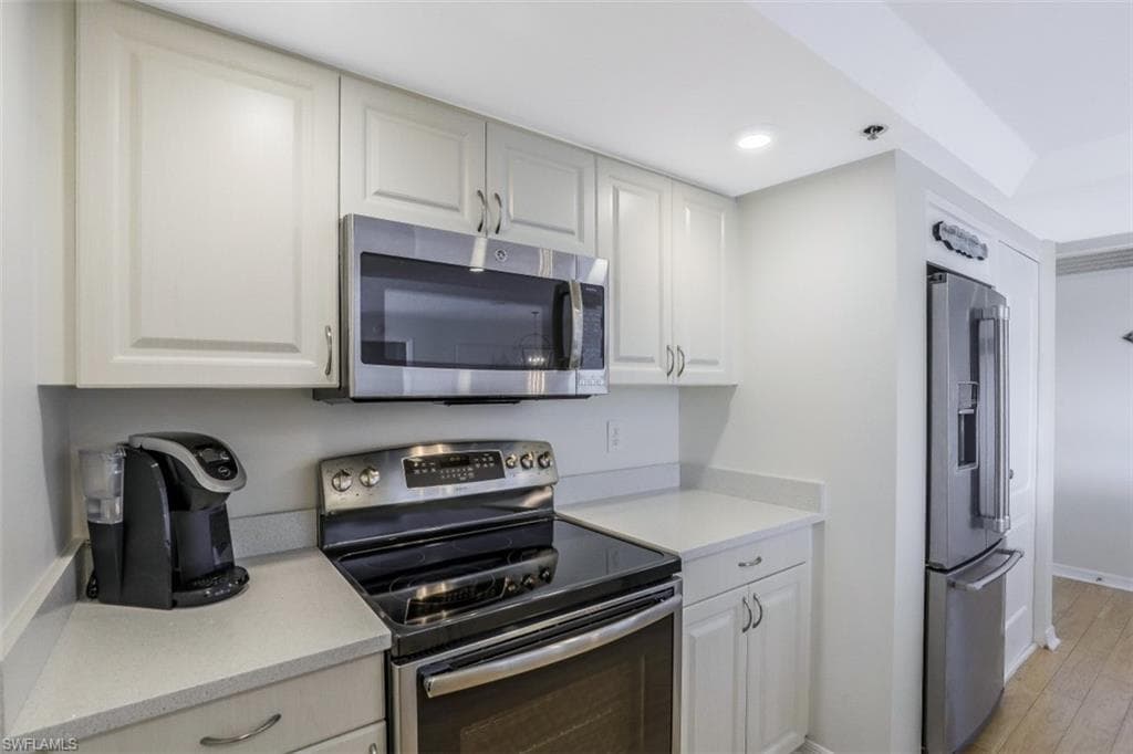 5501 Heron Pt DR 201-9