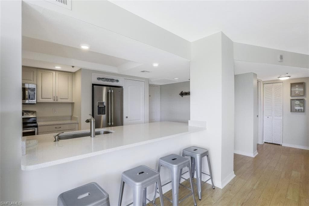 5501 Heron Pt DR 201-10