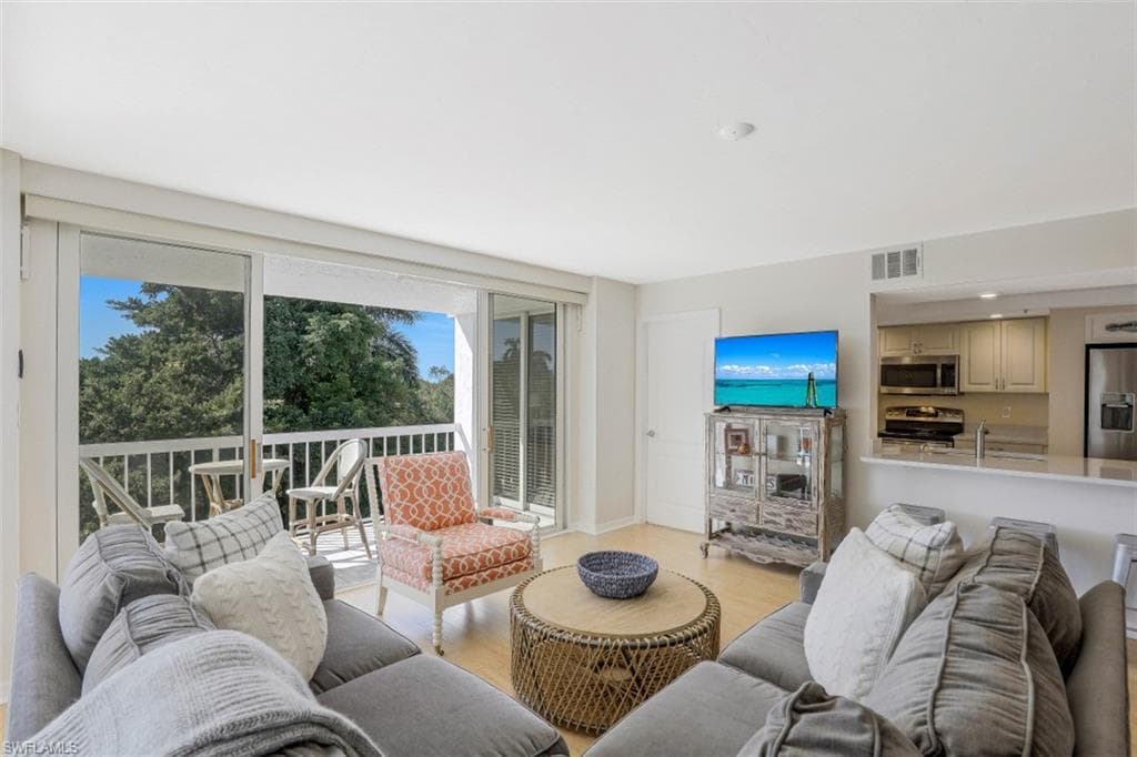 5501 Heron Pt DR 201-3