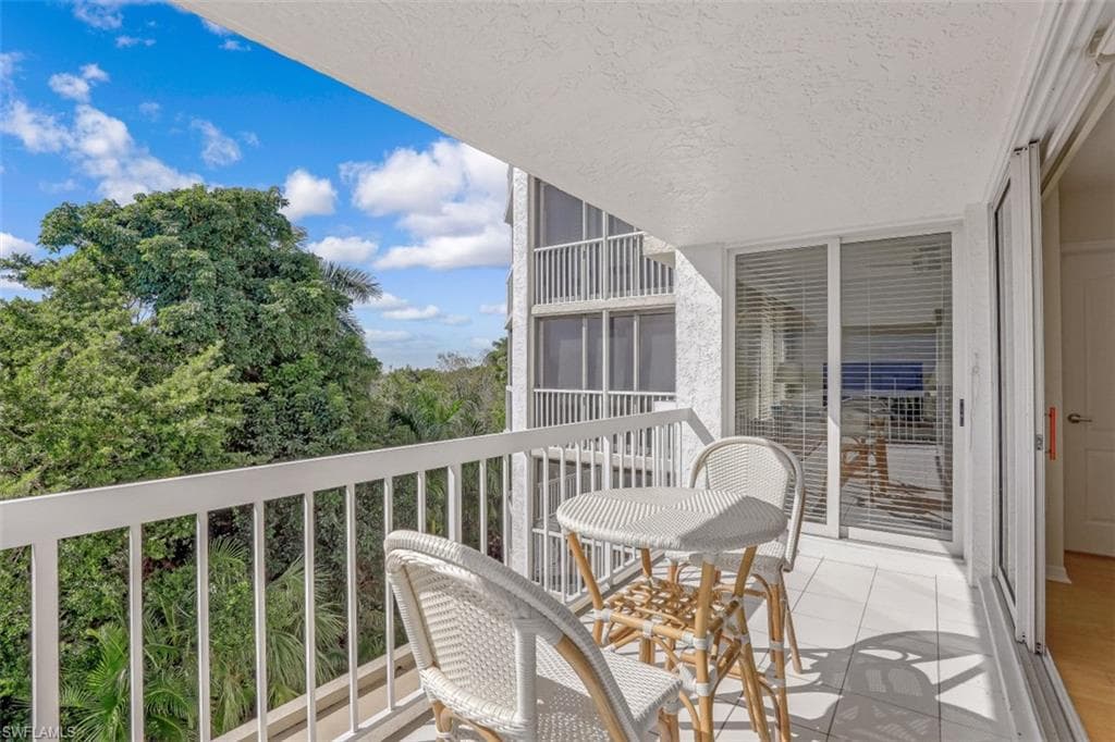 5501 Heron Pt DR 201-20