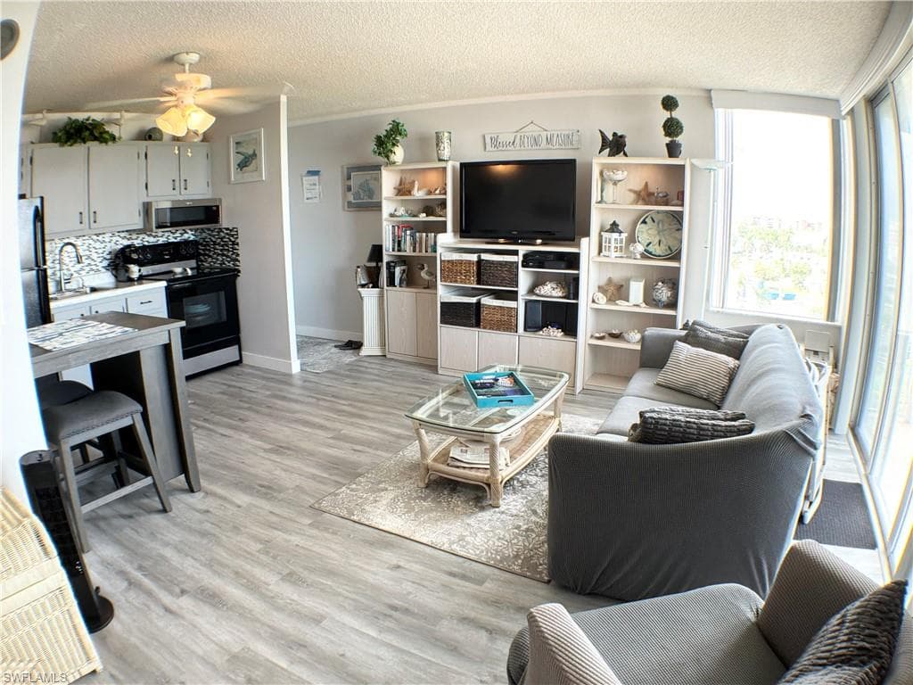 7330 Estero BLVD 508-8