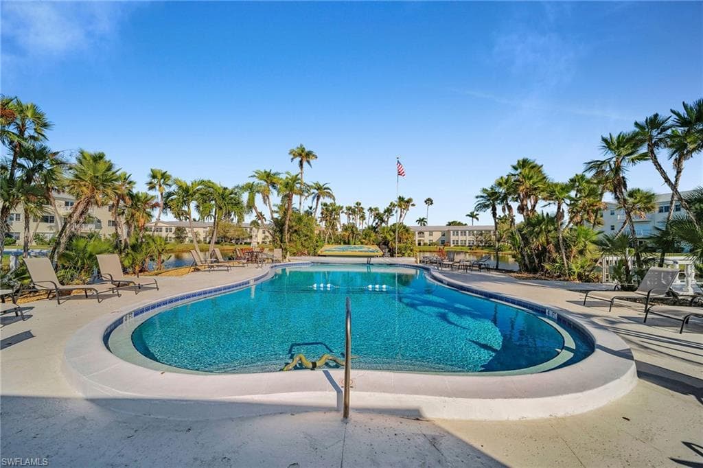 13540 Stratford Place CIR 202-27