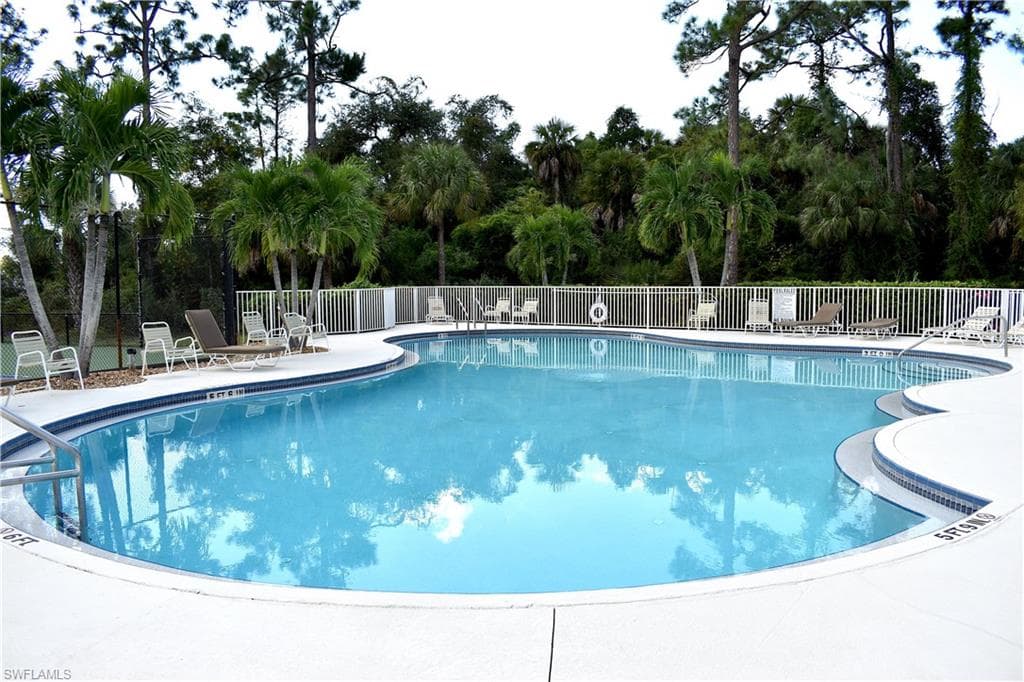 354 Dover PL # 104, NAPLES FL 34104-22