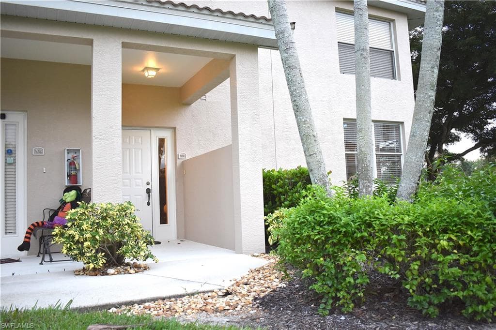 354 Dover PL # 104, NAPLES FL 34104-1