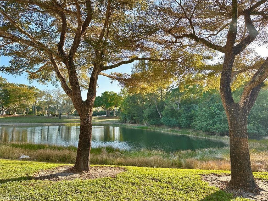 354 Dover PL # 104, NAPLES FL 34104-5