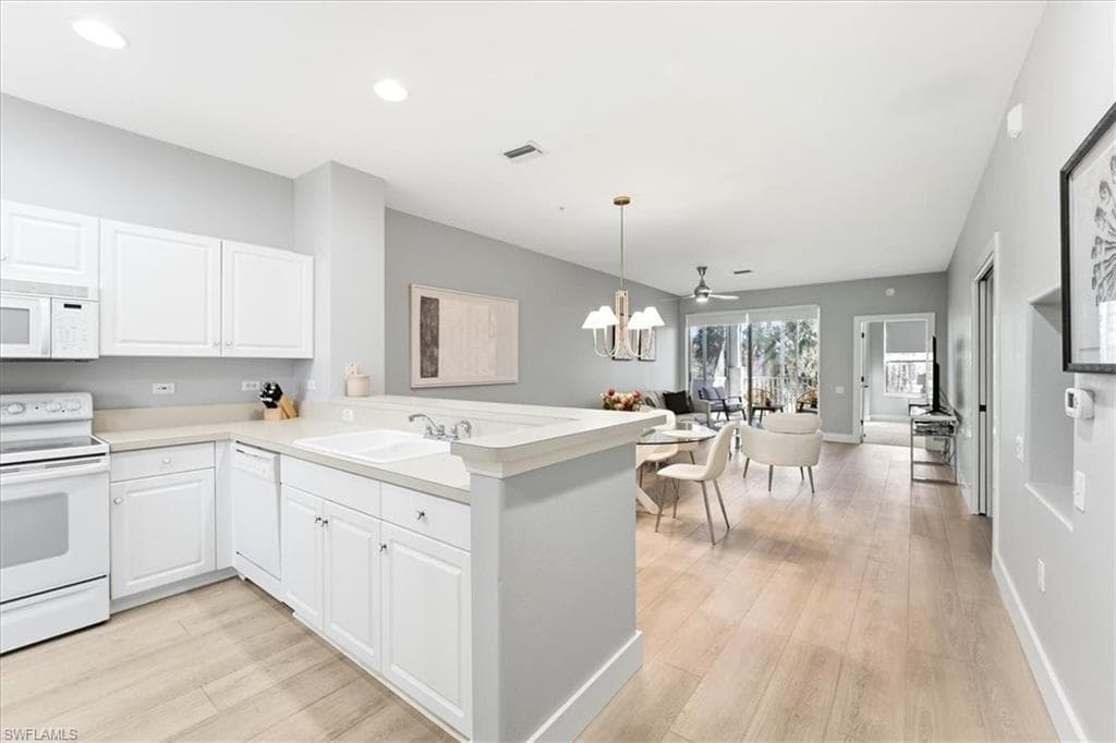 8259 Parkstone PL 8202-10