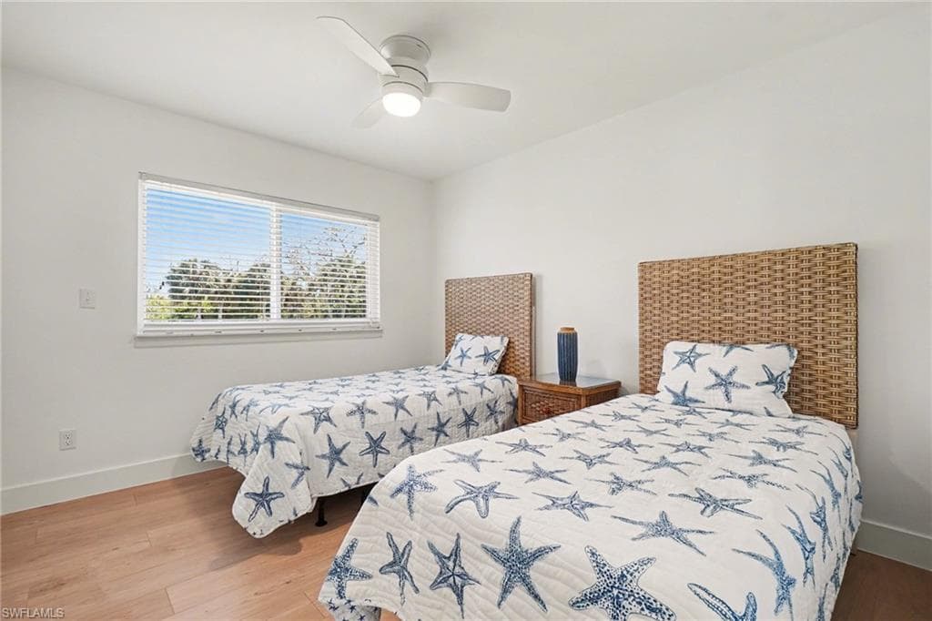 942 Prescott ST-21