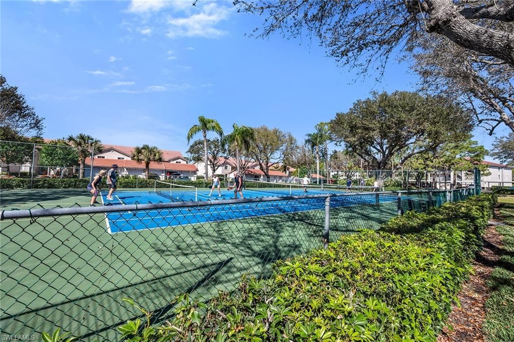 7025 Dennis CIR # G202, NAPLES FL 34104-37