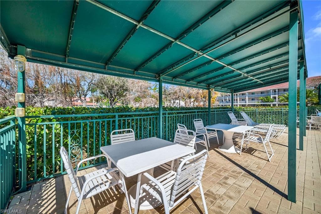 7025 Dennis CIR # G202, NAPLES FL 34104-32