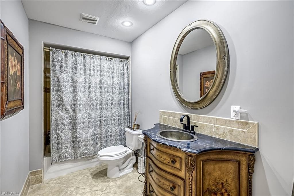 760 Waterford DR 303-9