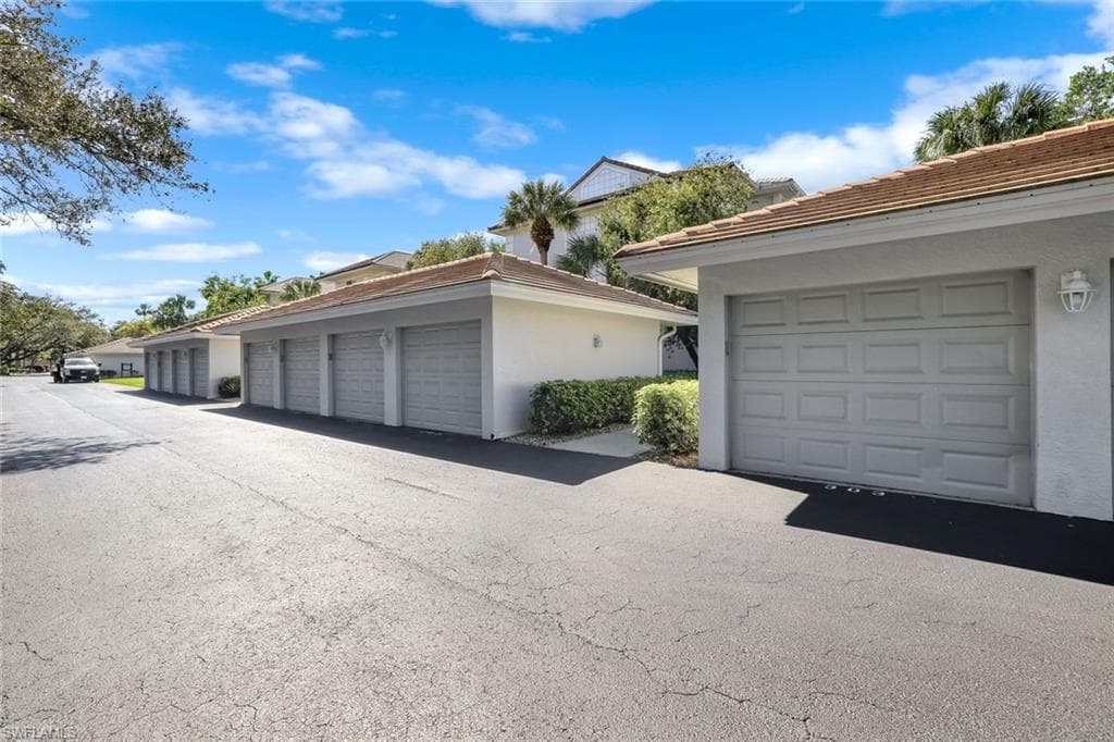760 Waterford DR 303-13