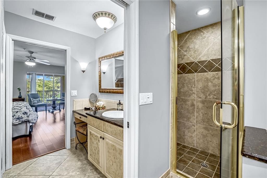 760 Waterford DR 303-7