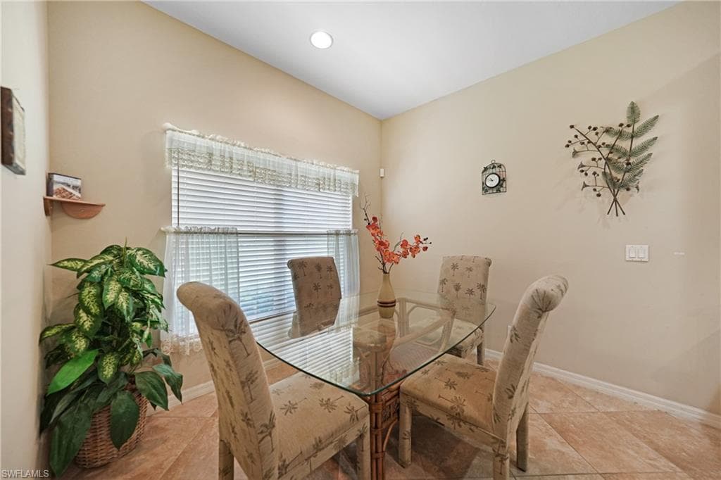 2454 Blackburn CIR-12