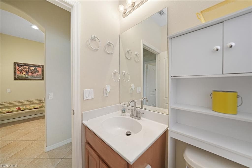 2454 Blackburn CIR-16