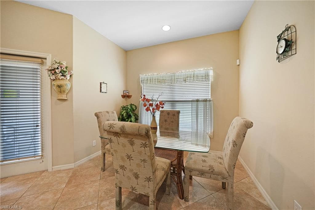 2454 Blackburn CIR-11