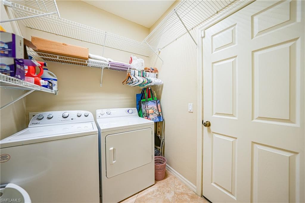 2454 Blackburn CIR-24
