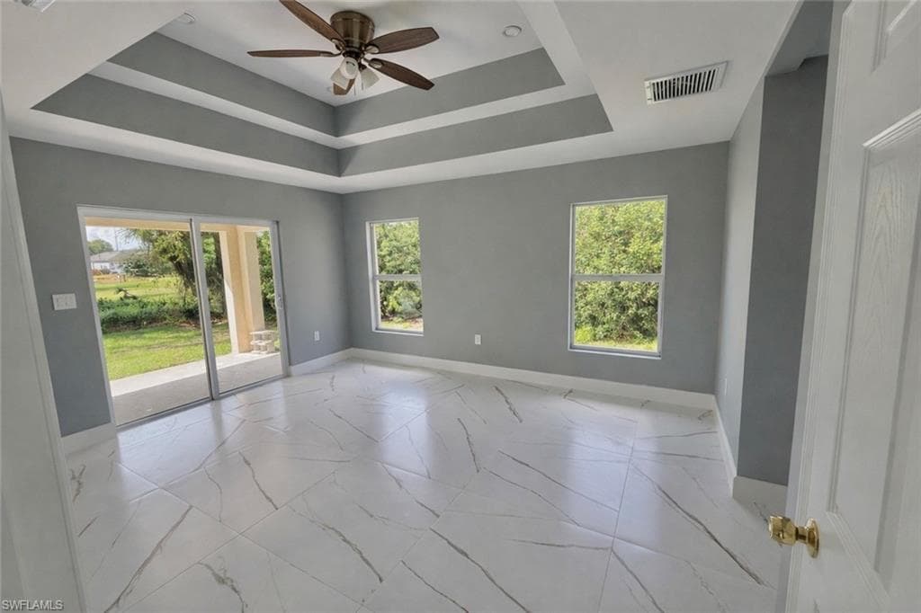 52 Paula AVE S, LEHIGH ACRES FL 33976-4