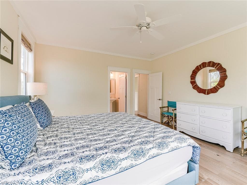 1550 Centre ST-12