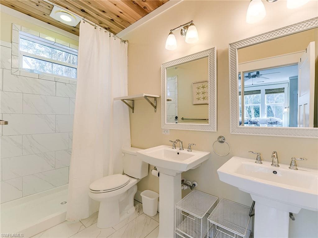 1550 Centre ST-13