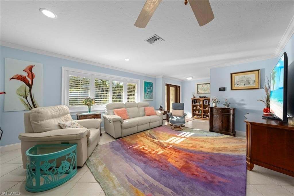 1056 S Yachtsman DR-2