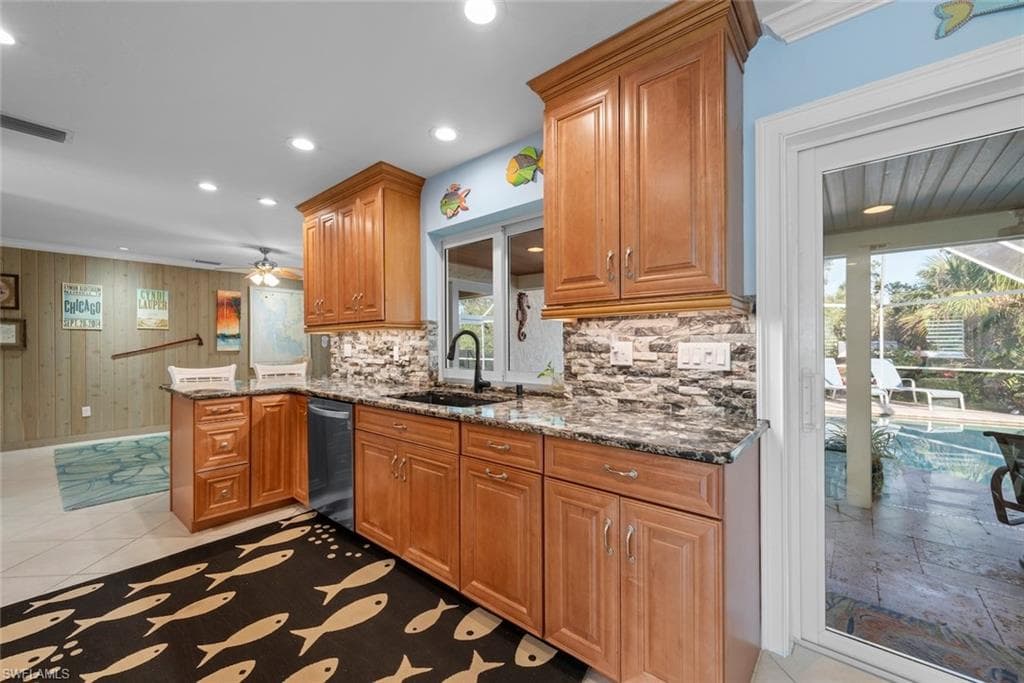 1056 S Yachtsman DR-8
