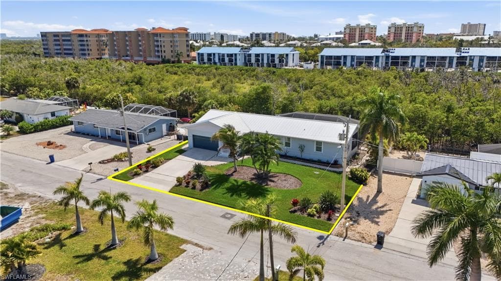 26 Fairview BLVD-41
