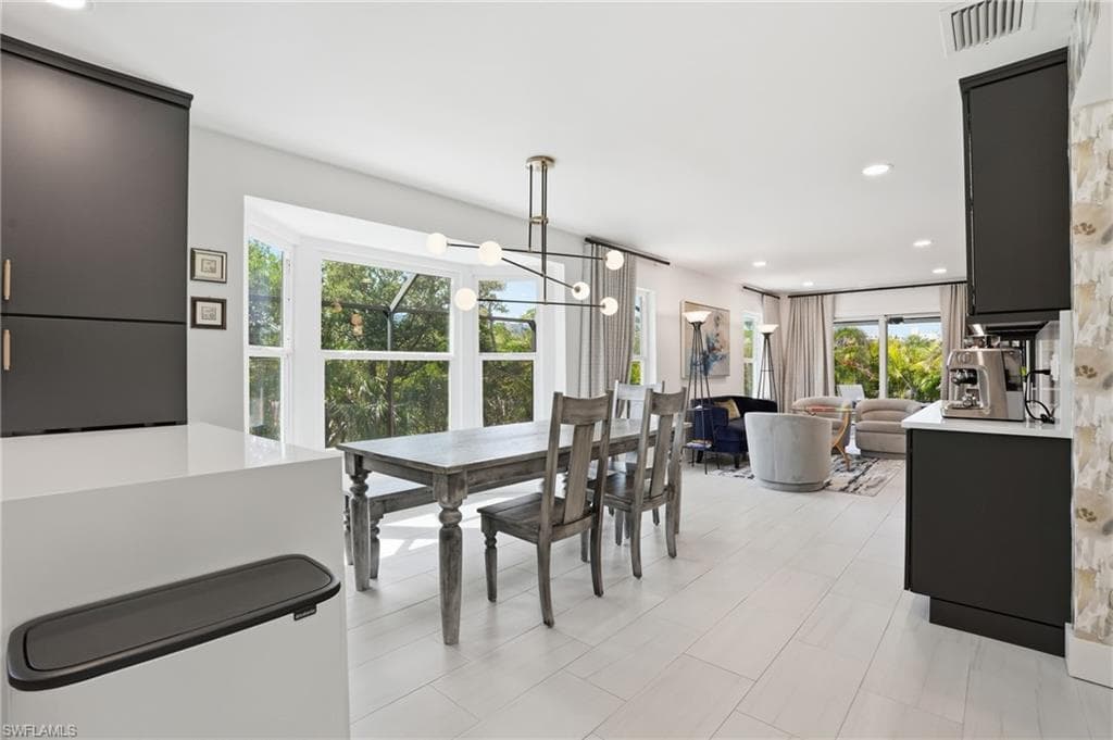 26 Fairview BLVD-12