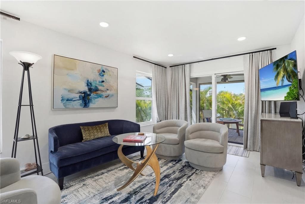 26 Fairview BLVD-16