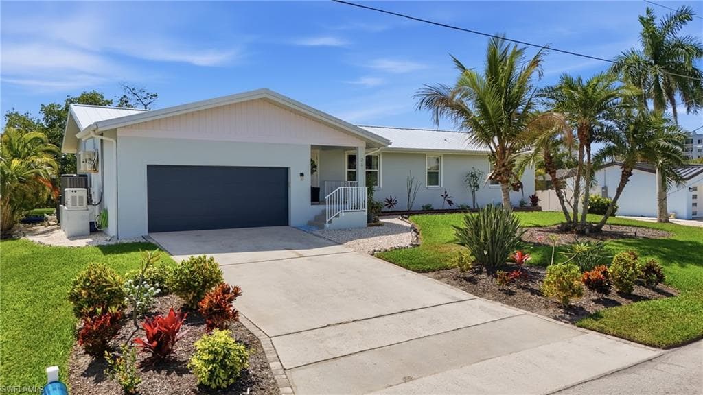 26 Fairview BLVD-46