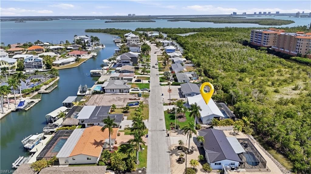 26 Fairview BLVD-42