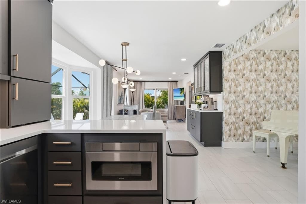 26 Fairview BLVD-11