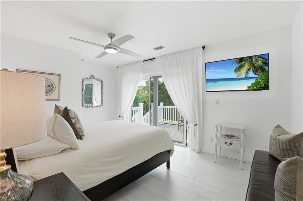 26 Fairview BLVD-19
