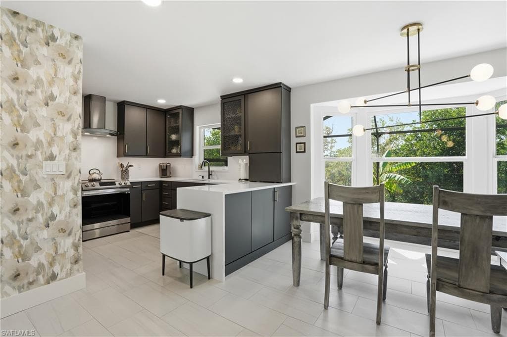 26 Fairview BLVD-8