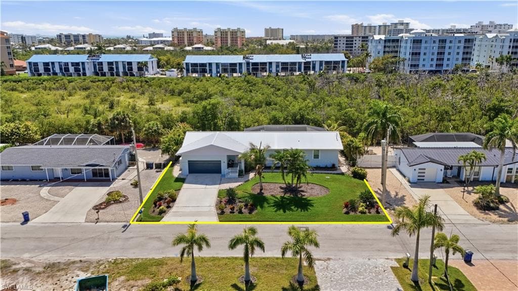 26 Fairview BLVD-40