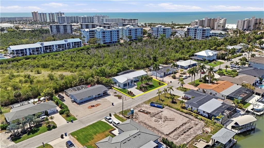 26 Fairview BLVD-44