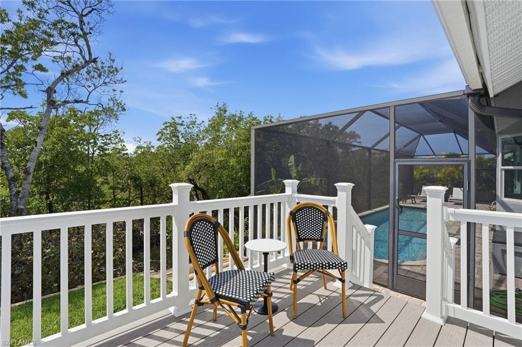 26 Fairview BLVD-36