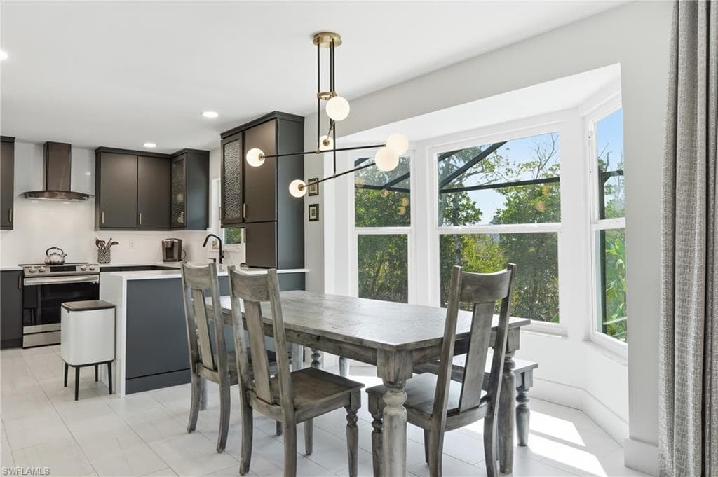 26 Fairview BLVD-14