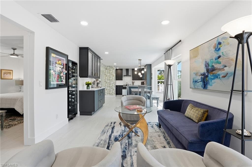 26 Fairview BLVD-18