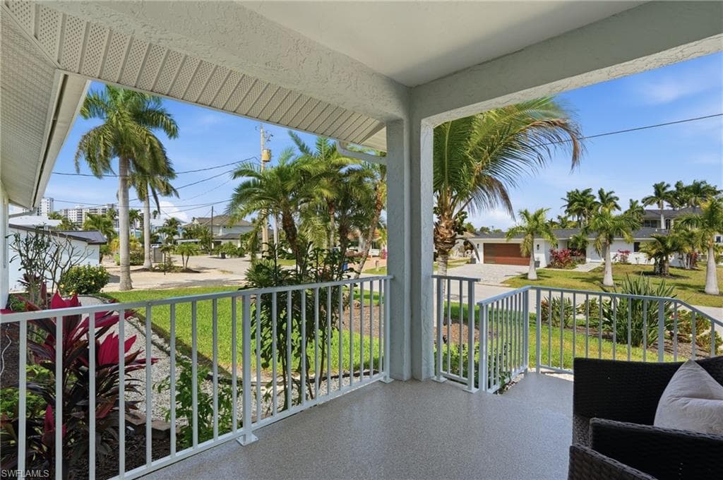 26 Fairview BLVD-3