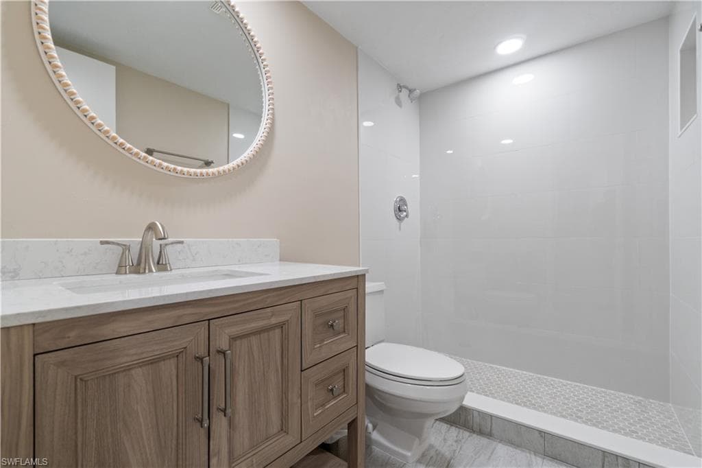8400 Estero BLVD 303-21
