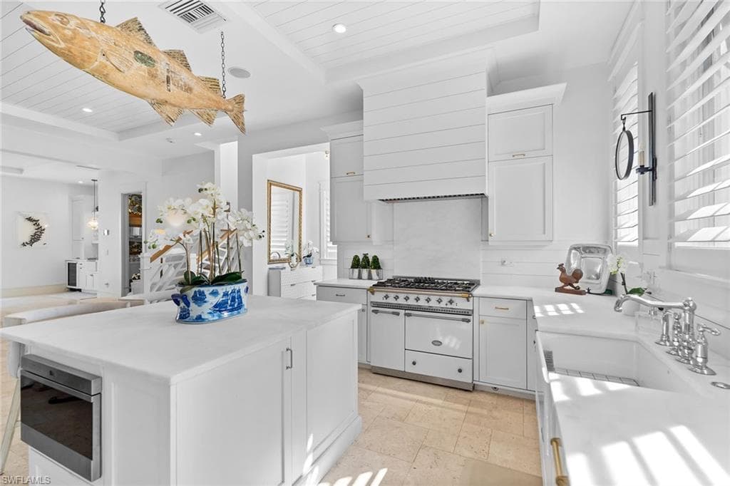 901 10th AVE S-12