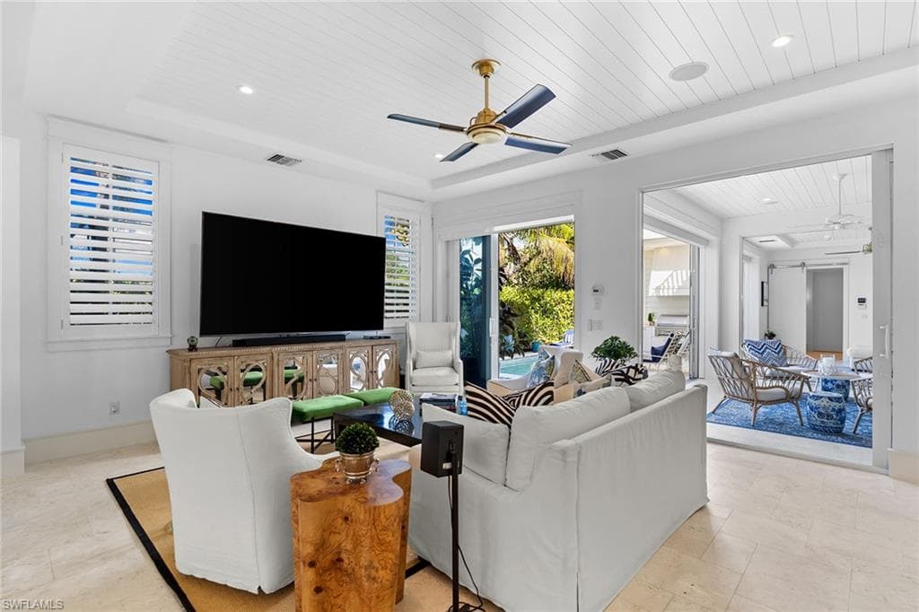 901 10th AVE S-15
