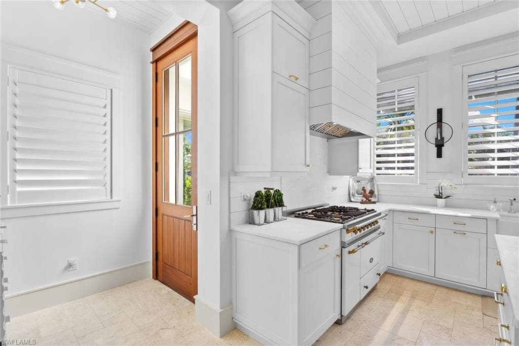 901 10th AVE S-4