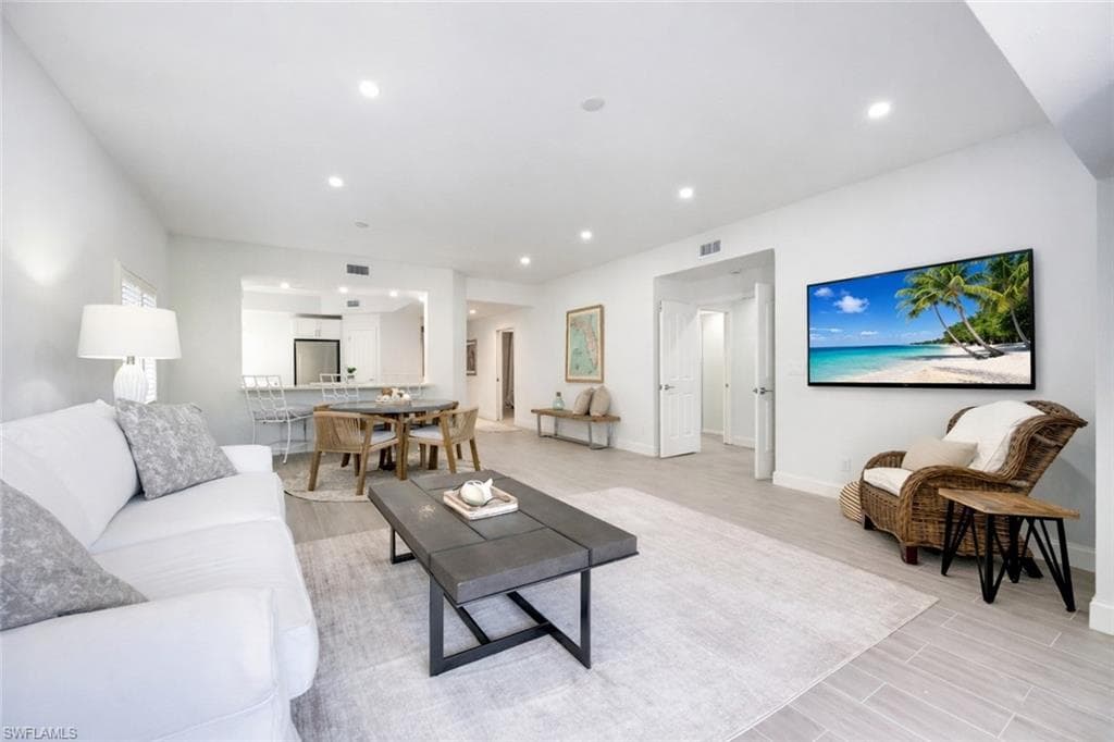 2806 Aintree LN # H102, NAPLES FL 34112-1