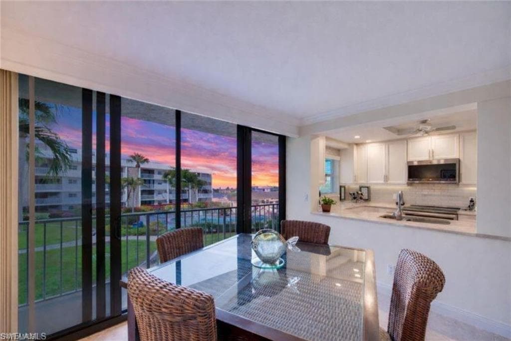 3000 Gulf Shore BLVD N # 212, NAPLES FL 34103-22