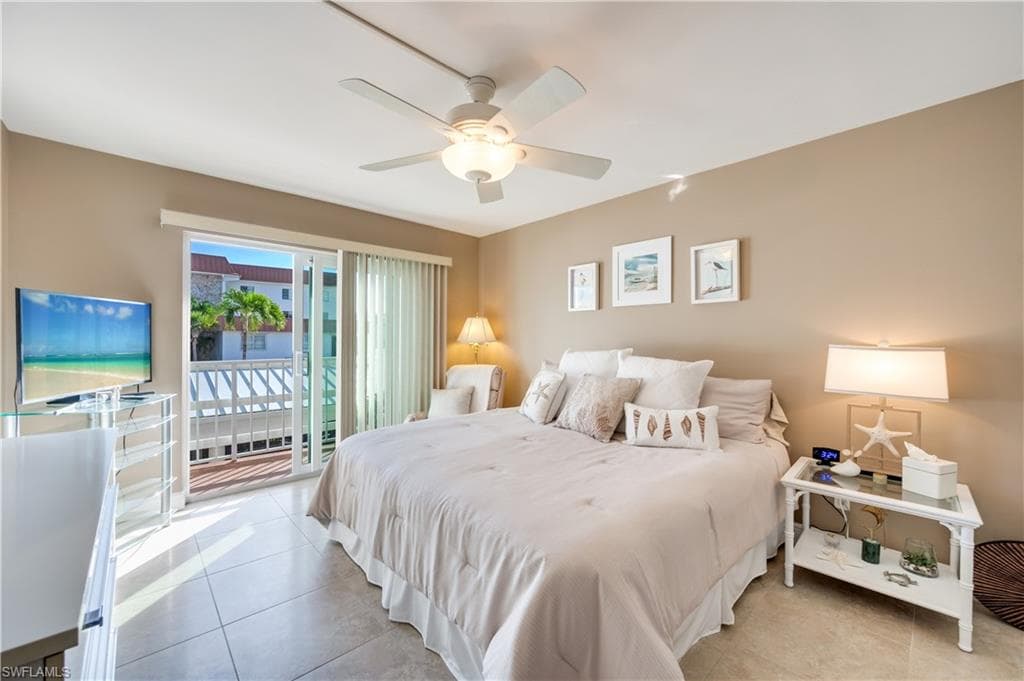 3000 Gulf Shore BLVD N # 212, NAPLES FL 34103-12