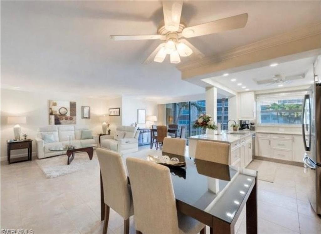 3000 Gulf Shore BLVD N # 212, NAPLES FL 34103-21