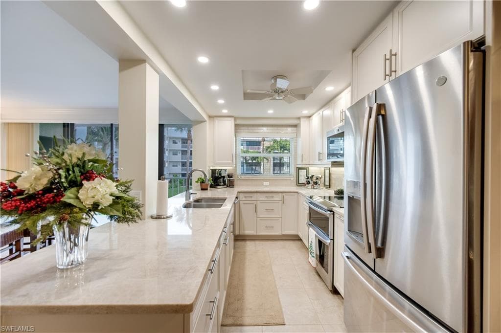 3000 Gulf Shore BLVD N # 212, NAPLES FL 34103-2