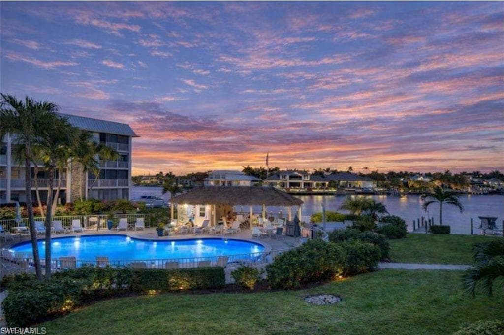 3000 Gulf Shore BLVD N # 212, NAPLES FL 34103-32