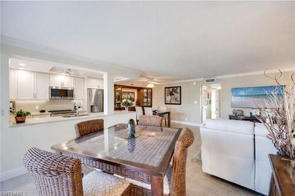 3000 Gulf Shore BLVD N # 212, NAPLES FL 34103-18